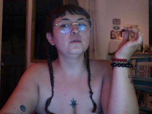 AlmaVolcan88 live cam on BongaCams