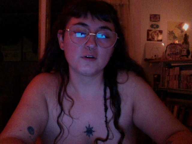 AlmaVolcan88 live cam on BongaCams