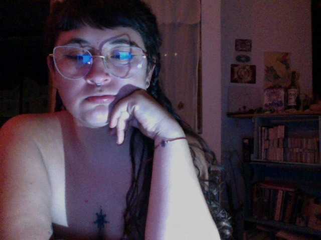 AlmaVolcan88 live cam on BongaCams
