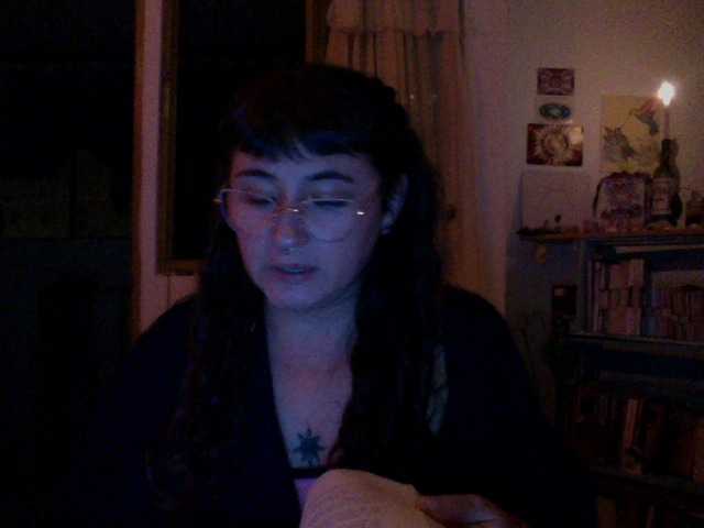AlmaVolcan88 live cam on BongaCams