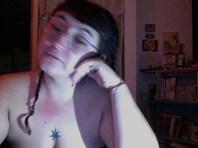 AlmaVolcan88 live cam on BongaCams