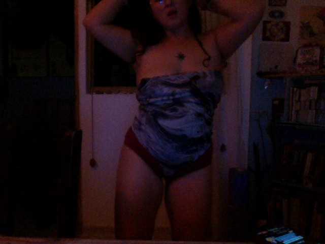 AlmaVolcan88 live cam on BongaCams