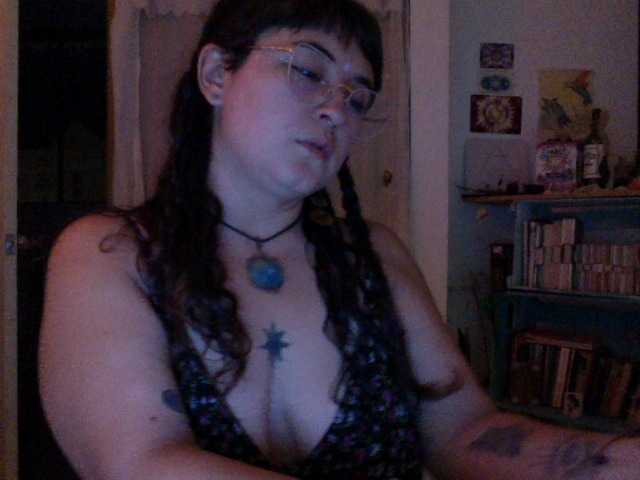 AlmaVolcan88 live cam on BongaCams