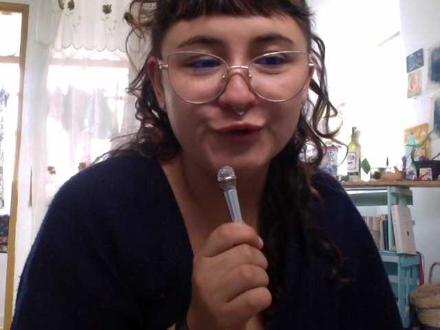 AlmaVolcan88 live cam on BongaCams