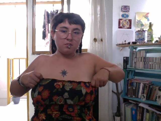 AlmaVolcan88 live cam on BongaCams