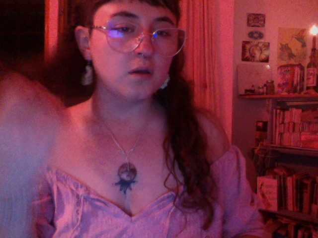 AlmaVolcan88 live cam on BongaCams