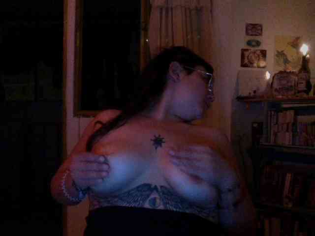 AlmaVolcan88 Live Webcam on BongaCams