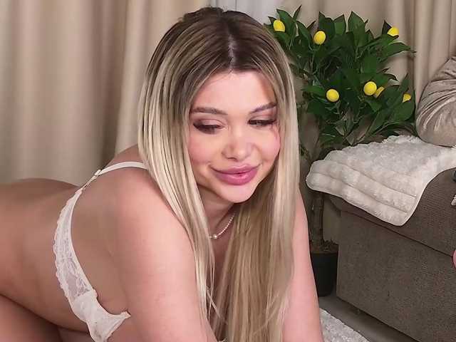 Claire-lj, live now on BongaCams