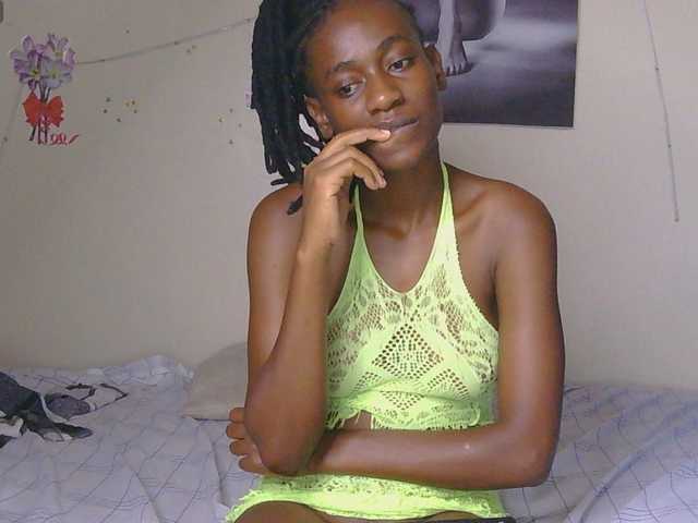 KissMeCoco live cam on BongaCams