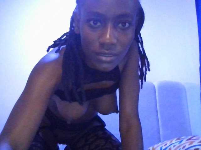 KissMeCoco live cam on BongaCams