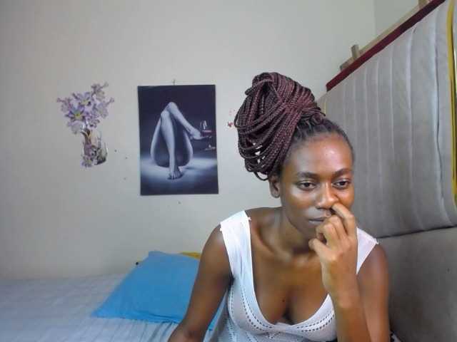 KissMeCoco, en vivo ahora en BongaCams