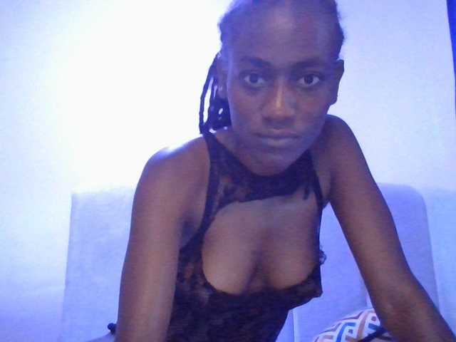 KissMeCoco live cam on BongaCams