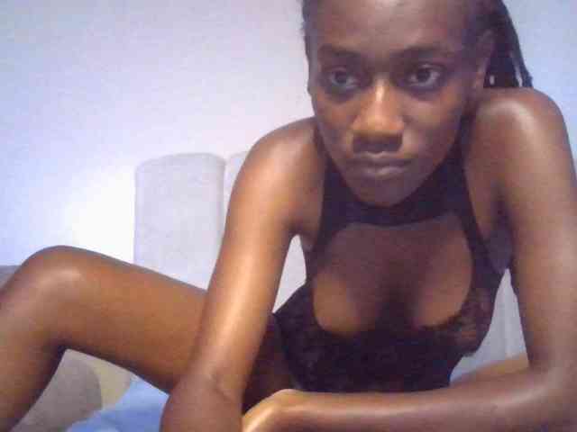 Model: KissMeCoco