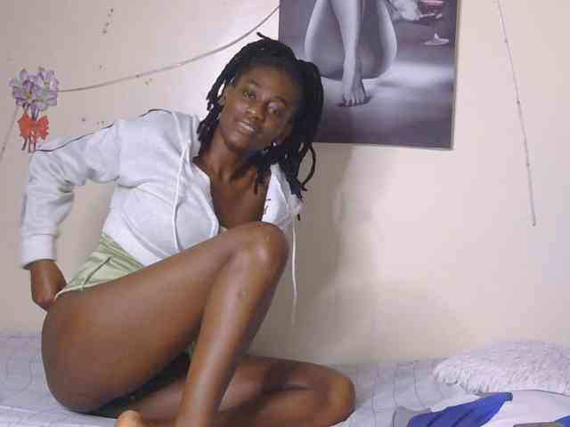 Model: KissMeCoco