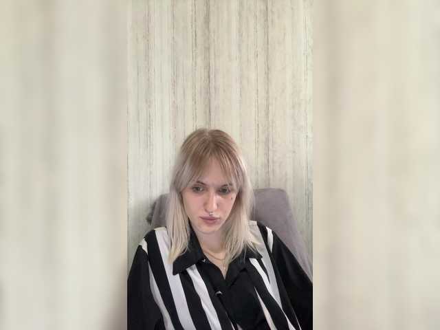 LizzuCrown live cam on BongaCams