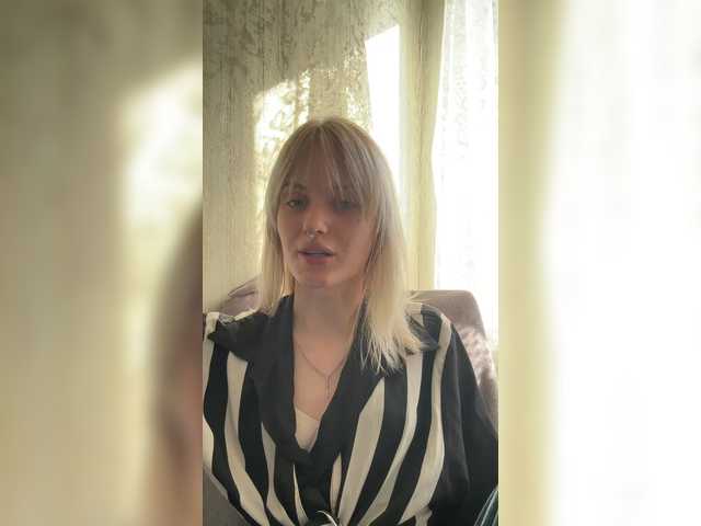 LizzuCrown live cam on BongaCams