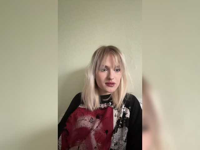 LizzuCrown live cam on BongaCams