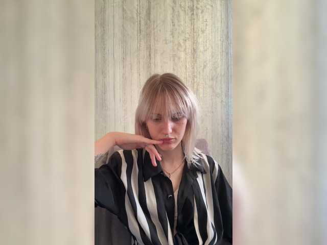 LizzuCrown live cam on BongaCams