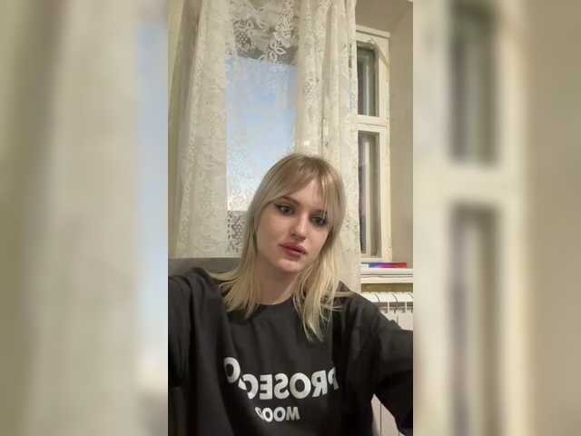 LizzuCrown live cam on BongaCams
