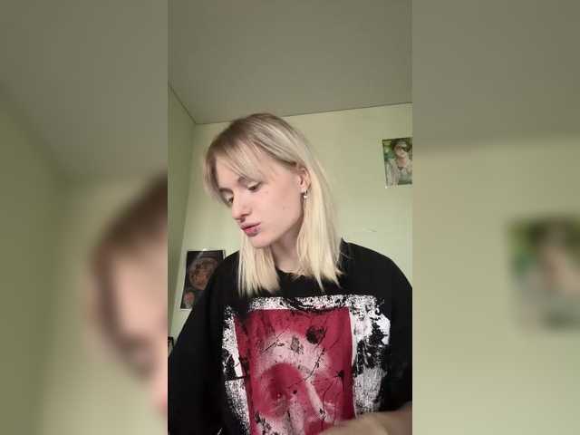LizzuCrown live cam on BongaCams