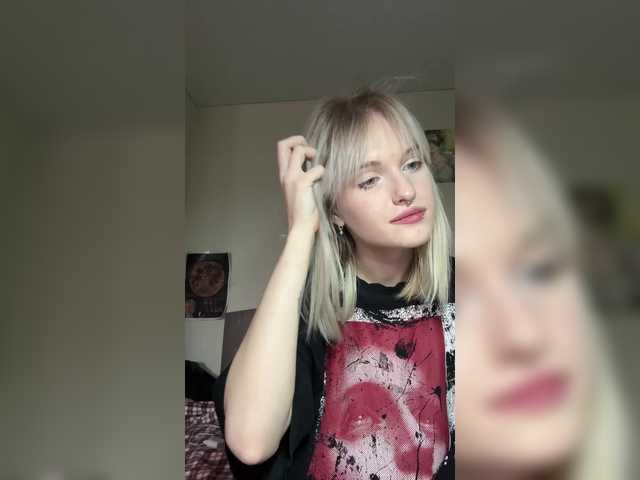 LizzuCrown live cam on BongaCams