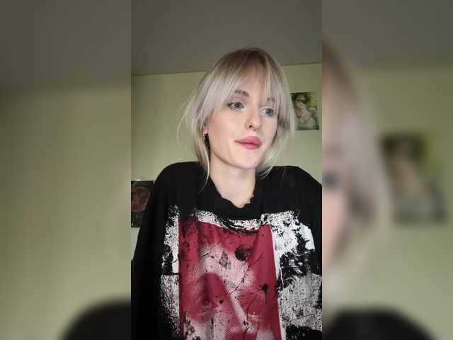 LizzuCrown live cam on BongaCams