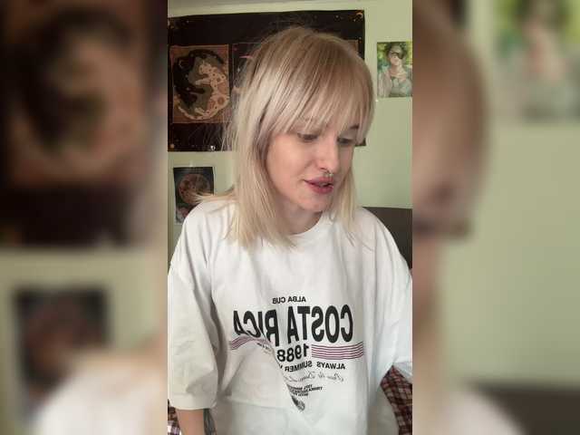 LizzuCrown live cam on BongaCams
