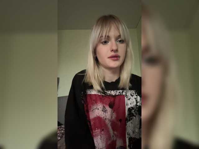 LizzuCrown live cam on BongaCams