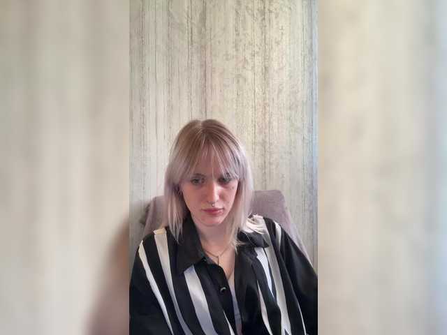LizzuCrown live cam on BongaCams