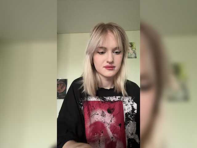 LizzuCrown live cam on BongaCams