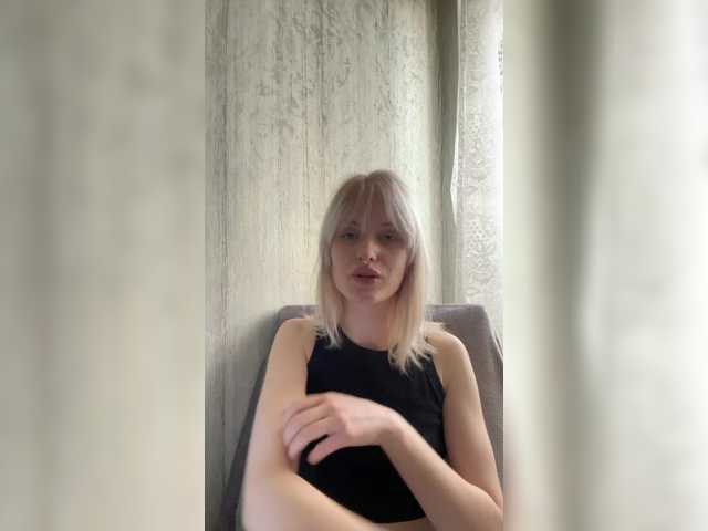 LizzuCrown live cam