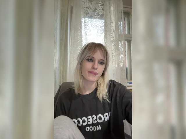 LizzuCrown live cam on BongaCams