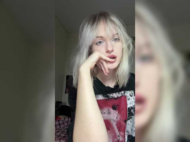 LizzuCrown live cam on BongaCams