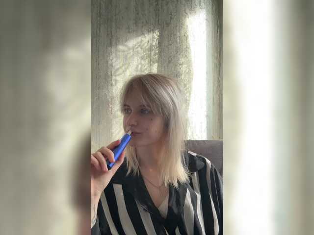 LizzuCrown live cam on BongaCams