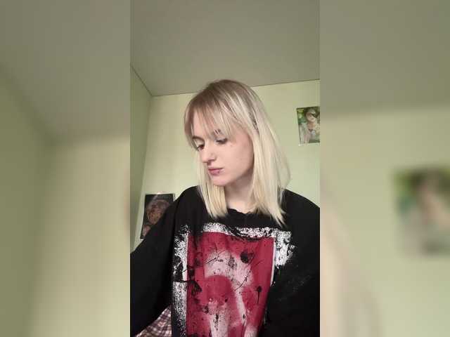 LizzuCrown live cam on BongaCams