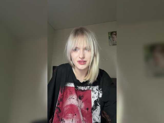 LizzuCrown live cam on BongaCams