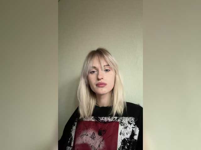 LizzuCrown live cam on BongaCams