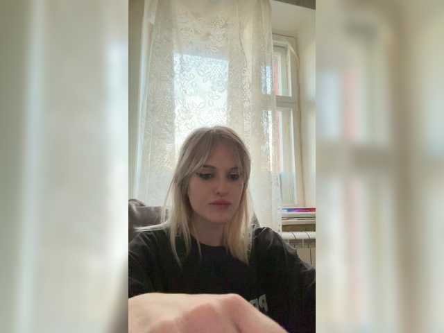 LizzuCrown live cam on BongaCams