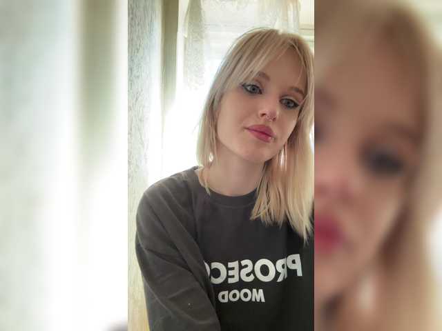 LizzuCrown live cam on BongaCams