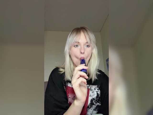 LizzuCrown live cam on BongaCams