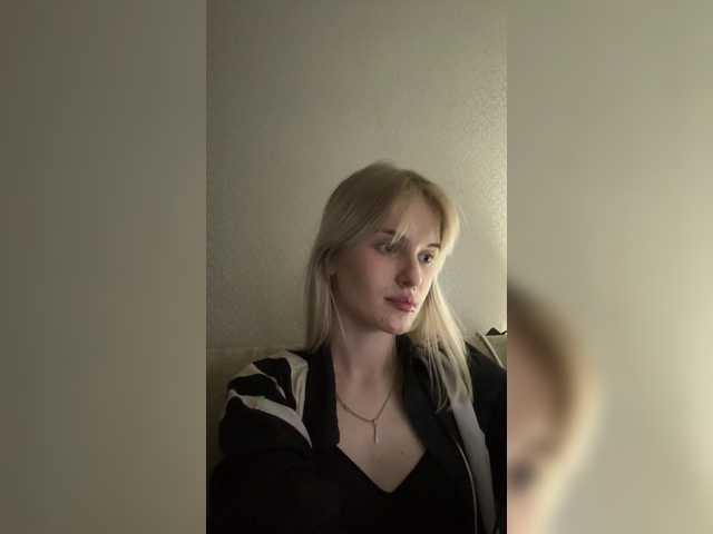 LizzuCrown live cam on BongaCams