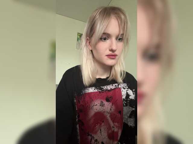 LizzuCrown live cam on BongaCams