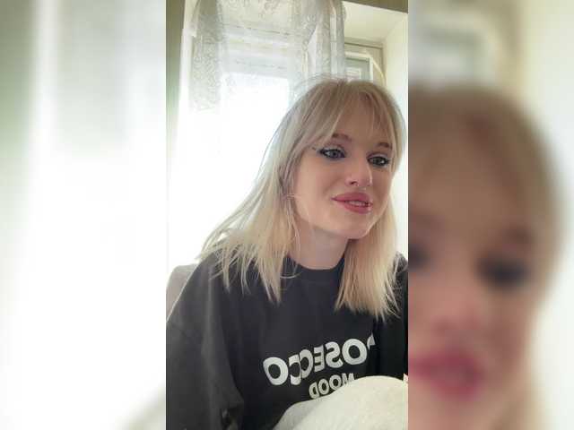 LizzuCrown live cam on BongaCams