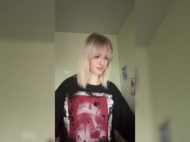 LizzuCrown live cam on BongaCams