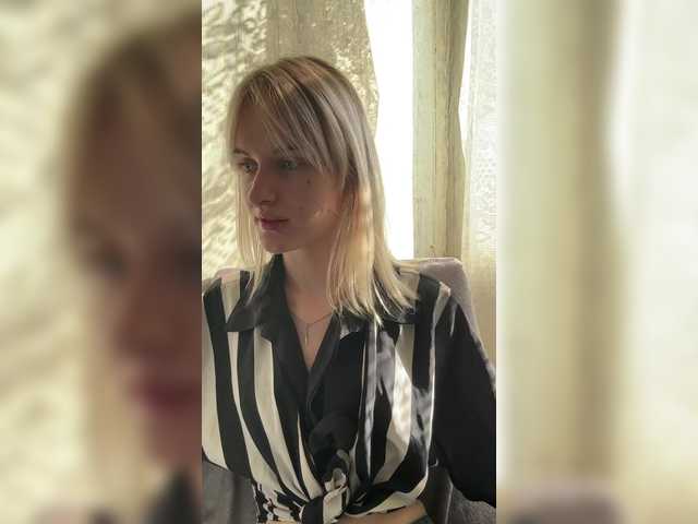 LizzuCrown live cam on BongaCams