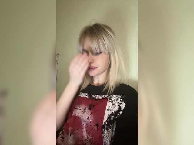 LizzuCrown live cam on BongaCams