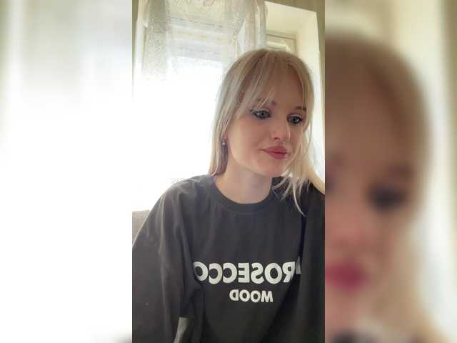 LizzuCrown live cam on BongaCams