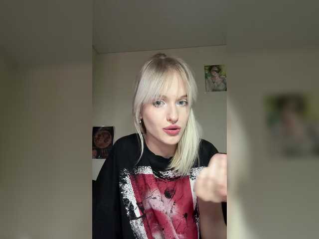 LizzuCrown live cam on BongaCams