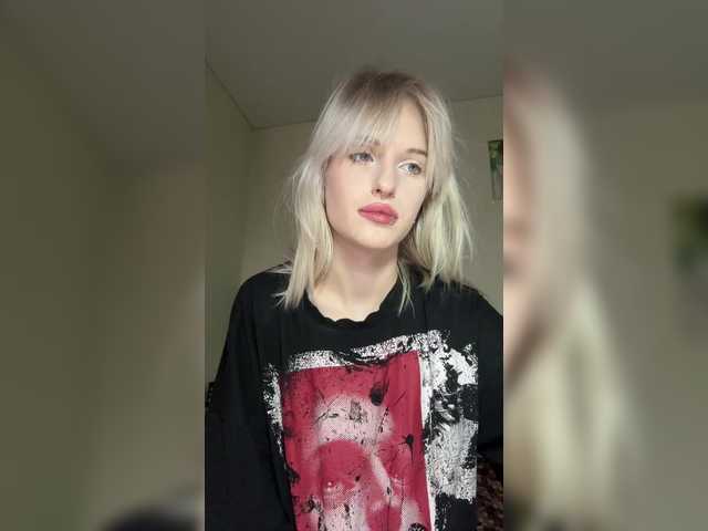 LizzuCrown live cam on BongaCams