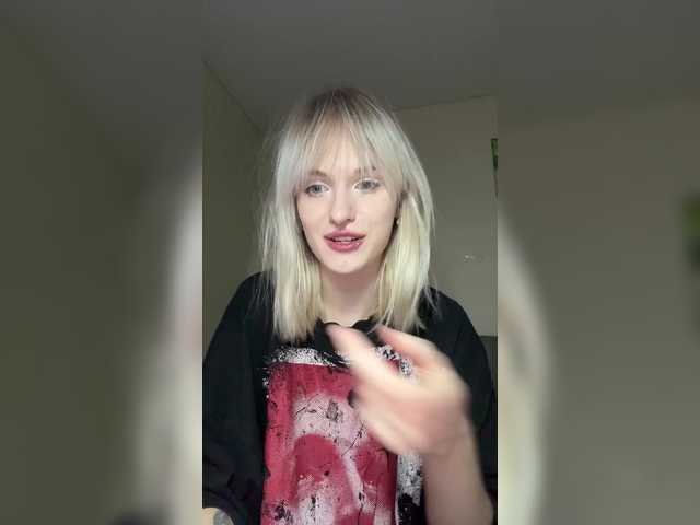 LizzuCrown live cam on BongaCams